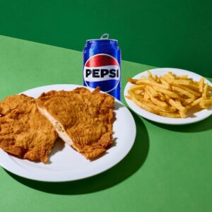 Spezial Cordon Bleu XL + Pommes + 0,33l Getränk