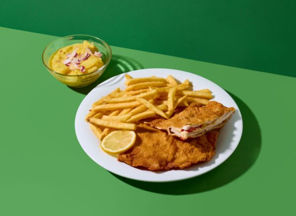 Wochenmenü 2 : Puszta Cordon Bleu mit Pommes & Salat